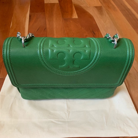 tory burch fleming chevron flap shoulder bag